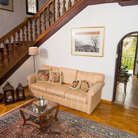 Historic Villa Delphi Bagian luar foto